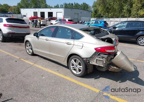 2018 Ford Fusion Hybrid S z USA, uszkodzony, nr VIN 3FA6P0UU6JR278833